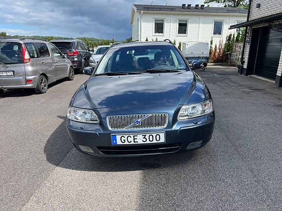 Volvo V70 3 of 18