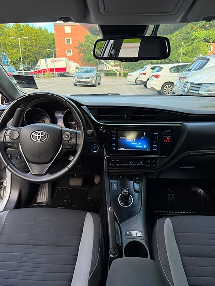 Toyota Auris 4 of 19