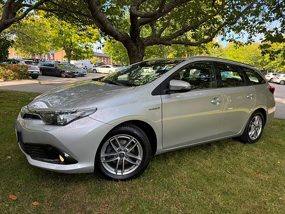 Toyota Auris 2 of 22