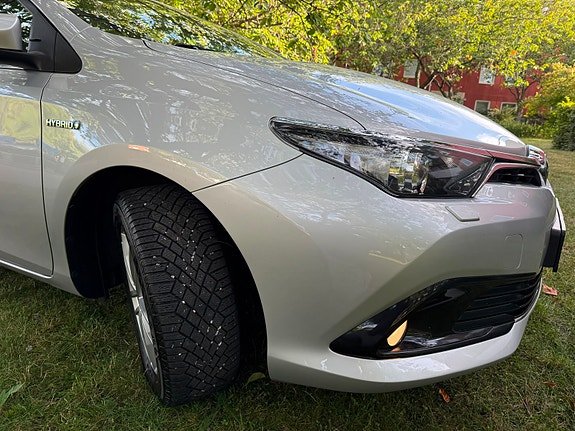 Toyota Auris 10 of 22