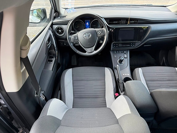 Toyota Auris 18 of 22