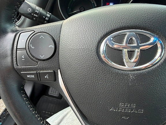 Toyota Auris 19 of 22