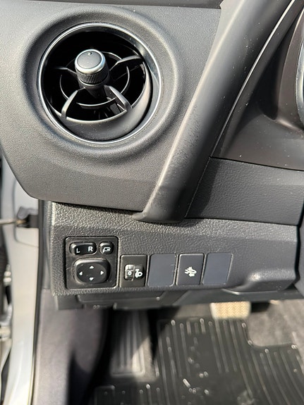 Toyota Auris 9 of 19