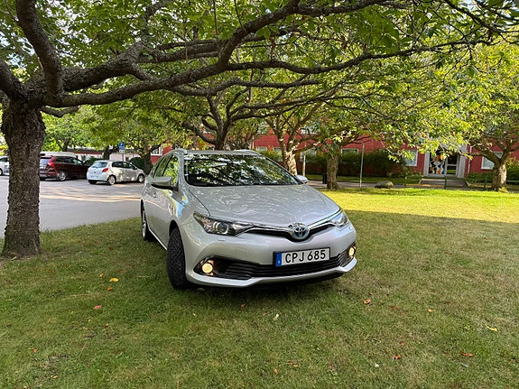 Toyota Auris 8 of 22