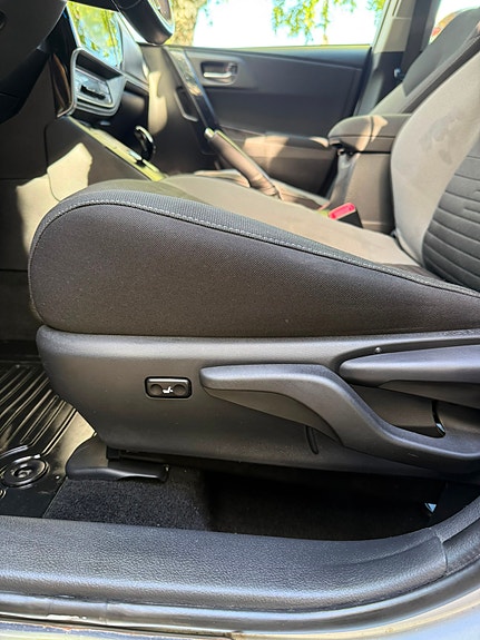 Toyota Auris 15 of 22