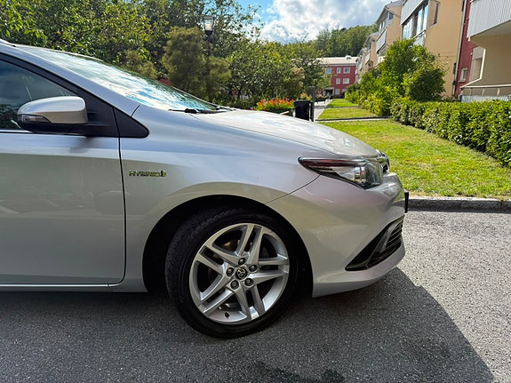 Toyota Auris 16 of 19