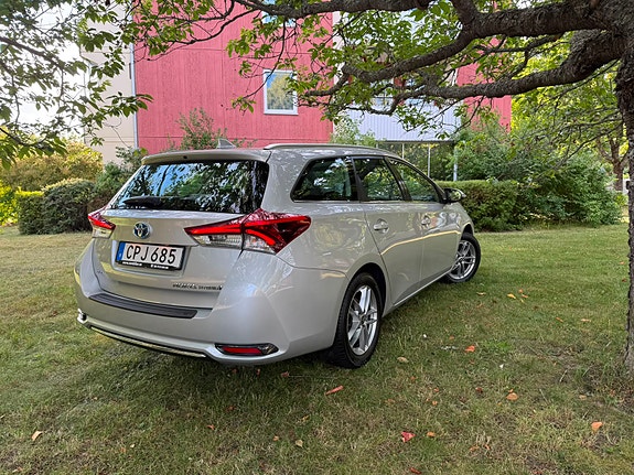Toyota Auris 3 of 22