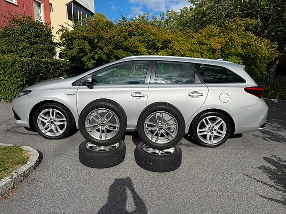 Toyota Auris 3 of 19