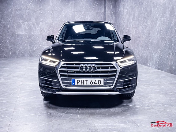 Audi Q5 2 of 30