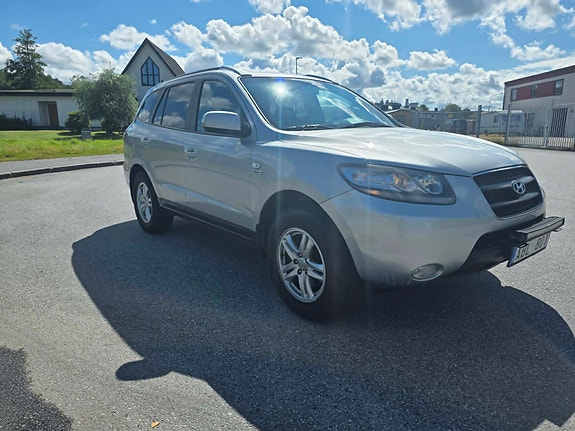 Hyundai Santa Fe 2 of 10