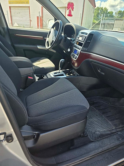 Hyundai Santa Fe 6 of 10