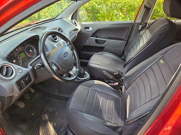 Ford Fiesta 6 of 10