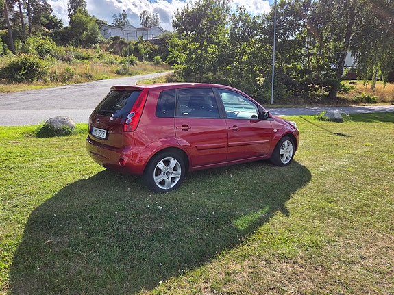 Ford Fiesta 3 of 10