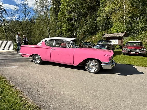 Chevrolet Biscayne 5 of 13