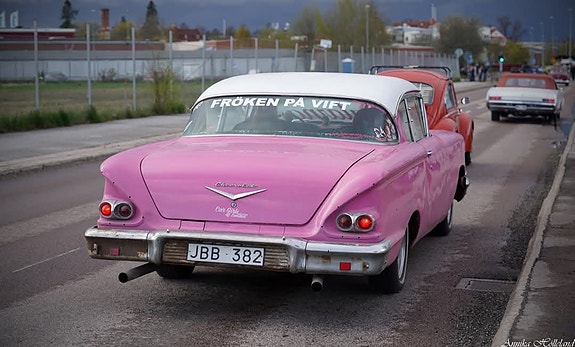 Chevrolet Biscayne 8 of 13