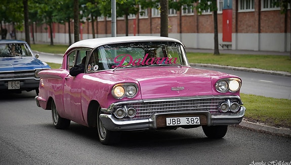 Chevrolet Biscayne 4 of 13