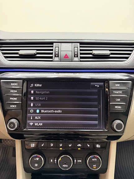 Skoda Superb 11 of 16