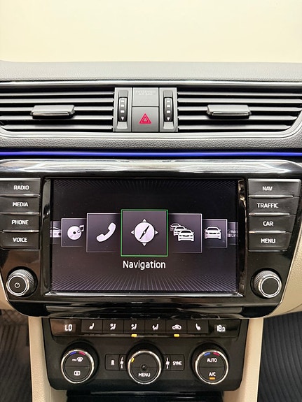 Skoda Superb 13 of 16