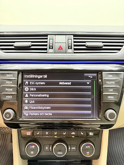 Skoda Superb 14 of 16