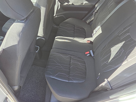 Kia Picanto 13 of 18