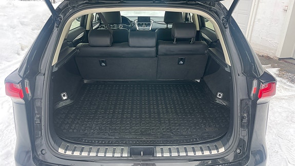 Lexus NX300h 8 of 8
