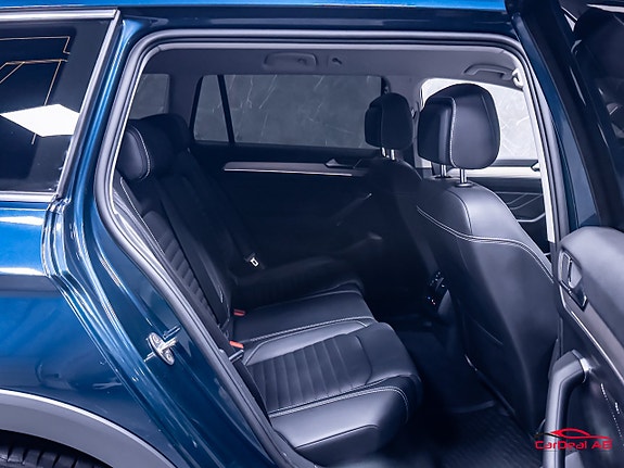 Volkswagen Passat Alltrack 16 of 30