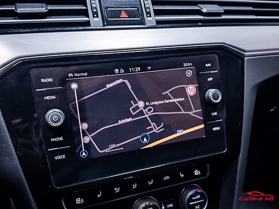 Volkswagen Passat Alltrack 24 of 30