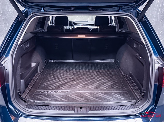 Volkswagen Passat Alltrack 17 of 30