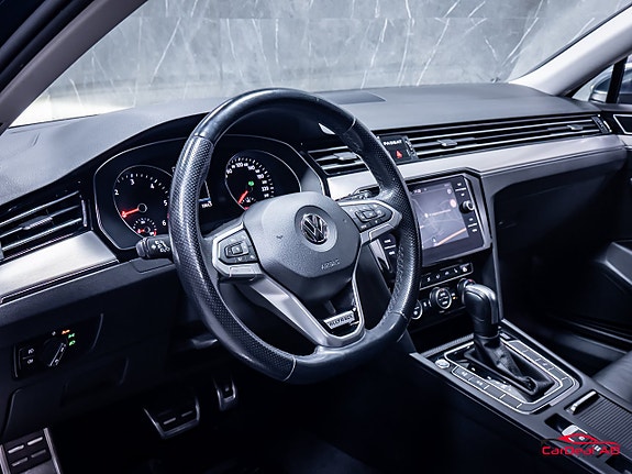 Volkswagen Passat Alltrack 12 of 30