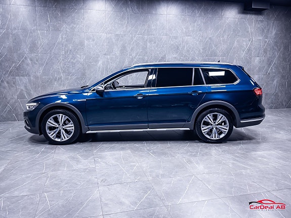 Volkswagen Passat Alltrack 4 of 30