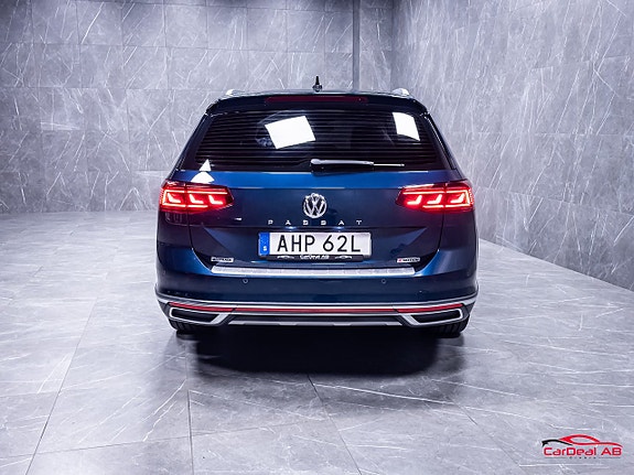 Volkswagen Passat Alltrack 6 of 30