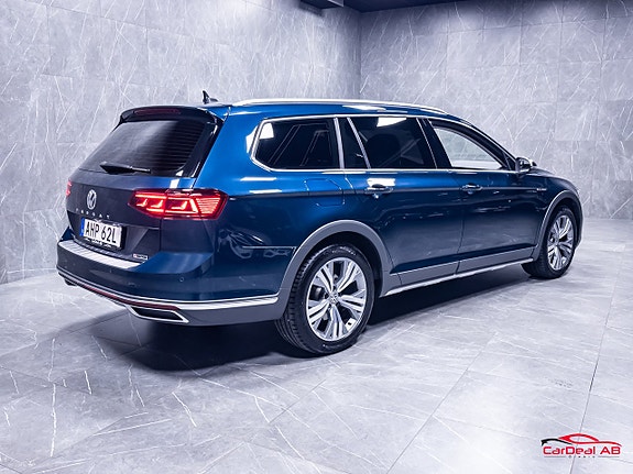 Volkswagen Passat Alltrack 7 of 30