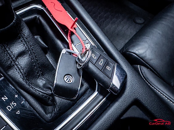 Volkswagen Passat Alltrack 29 of 30