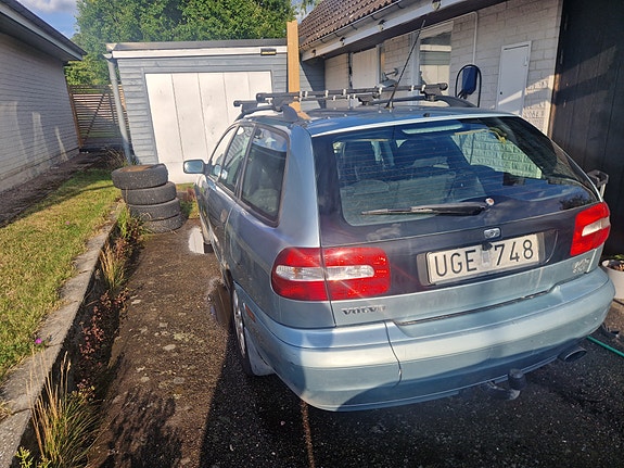 Volvo V40 3 of 6