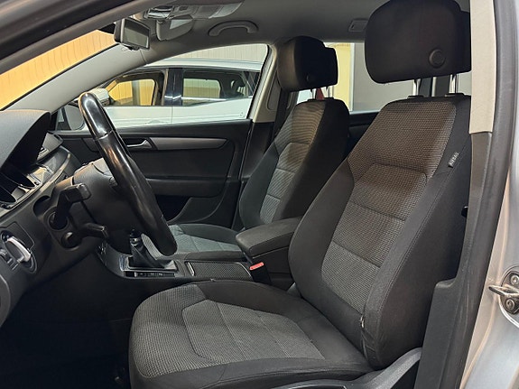 Volkswagen Passat 14 of 15