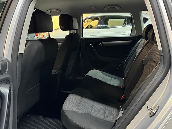 Volkswagen Passat 15 of 15