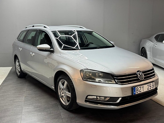 Volkswagen Passat 2 of 15