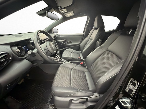 Toyota Yaris 11 of 30