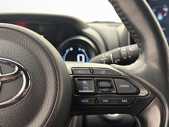 Toyota Yaris 17 of 30