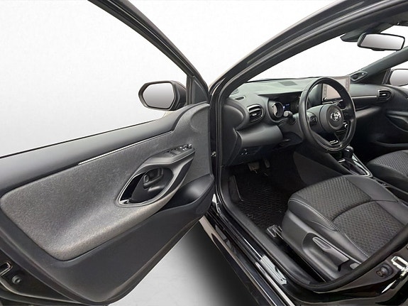 Toyota Yaris 10 of 30
