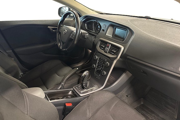 Volvo V40 11 of 23