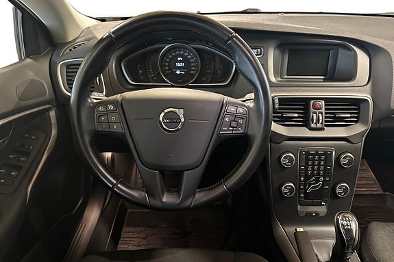 Volvo V40 15 of 23