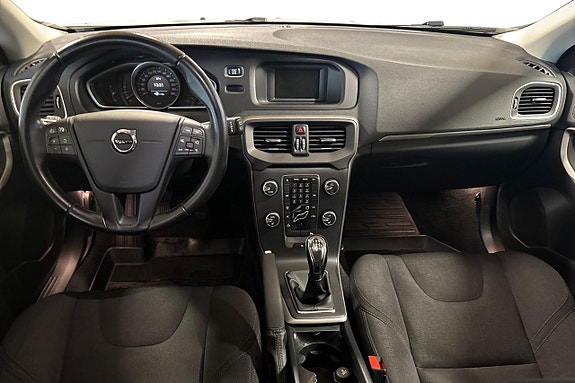 Volvo V40 14 of 23