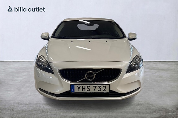 Volvo V40 3 of 23
