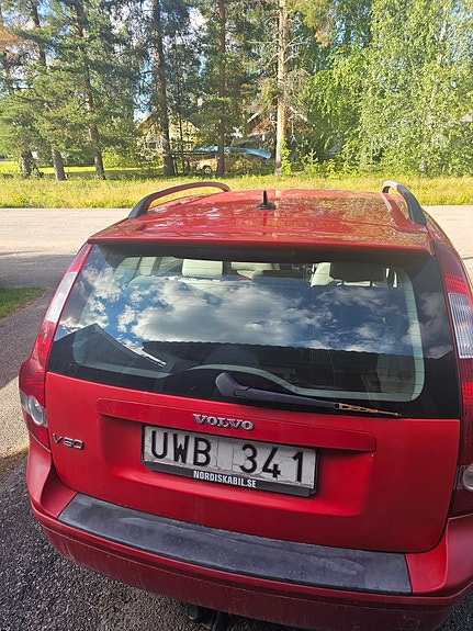 Volvo V50 3 of 11