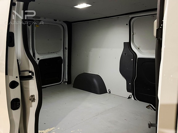 Renault Trafic 21 of 23