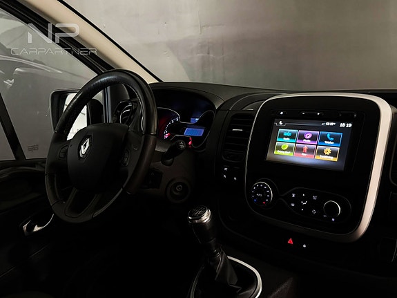 Renault Trafic 13 of 23