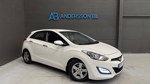 Hyundai i30 2 of 27