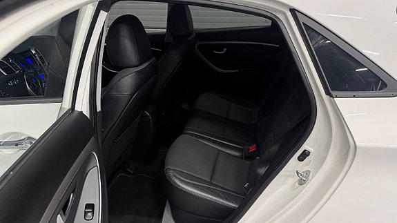 Hyundai i30 13 of 27
