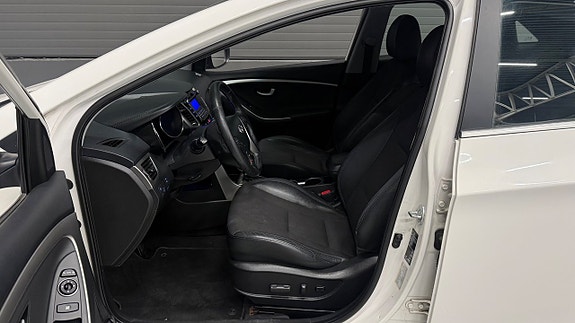 Hyundai i30 10 of 27